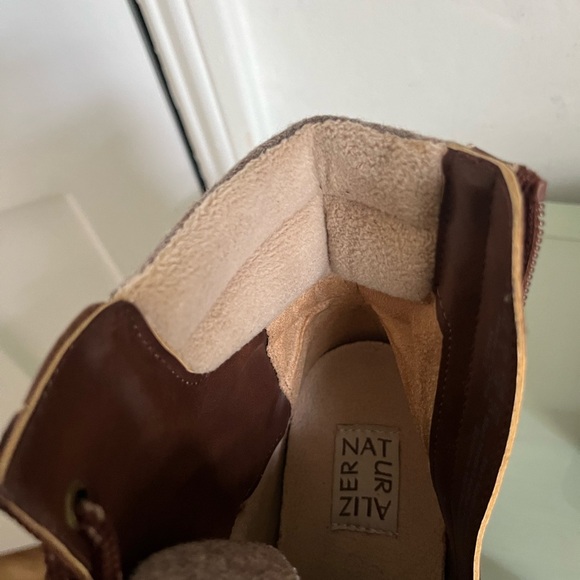 Brown Naturalizer water repellent, manmade leather boots. Size 8, NWT, no box - Picture 6 of 8